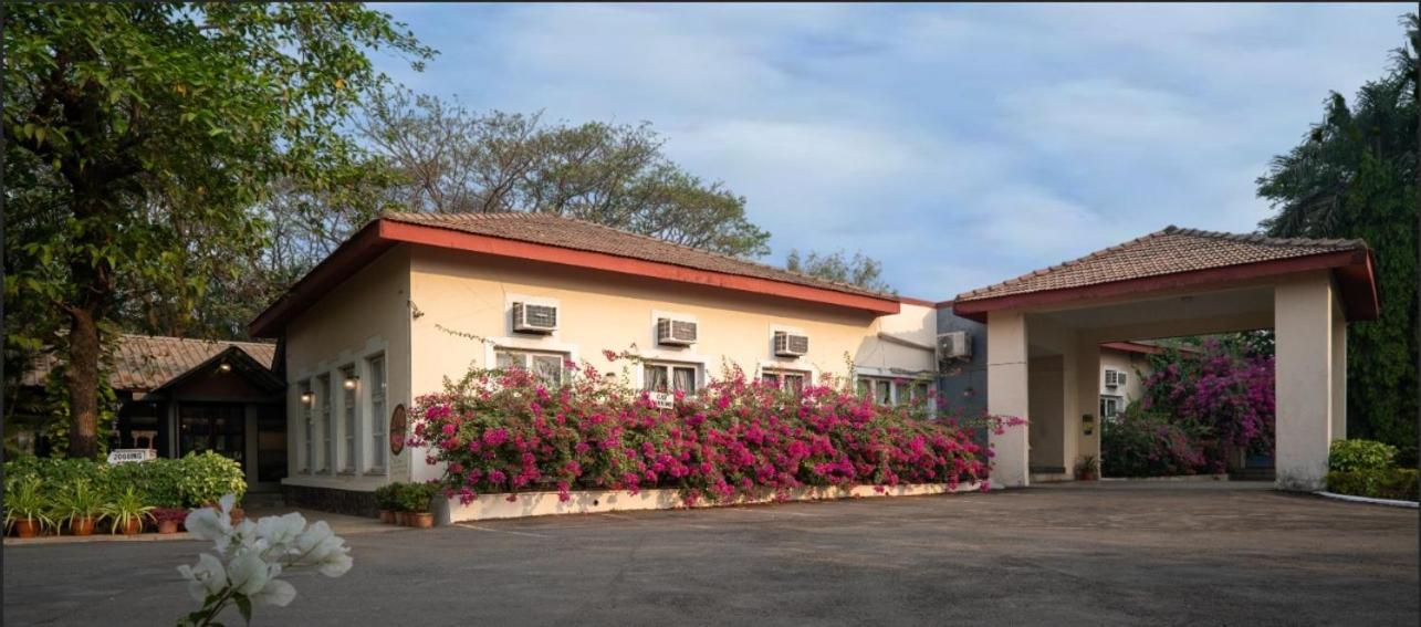 Modi'S Resort, Karjat Exterior photo
